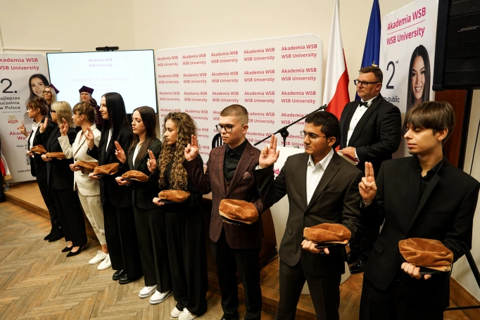 Zdjęcie nr 1 z galerii Gaudeamus igitur. Uroczystość inauguracji roku akademickiego na stołecznym wydziale Akademii WSB. Fotogaleria II