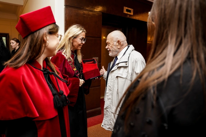 Zdjęcie nr 5 z galerii Gaudeamus igitur. Uroczystość inauguracji roku akademickiego na stołecznym wydziale Akademii WSB. Fotogaleria II