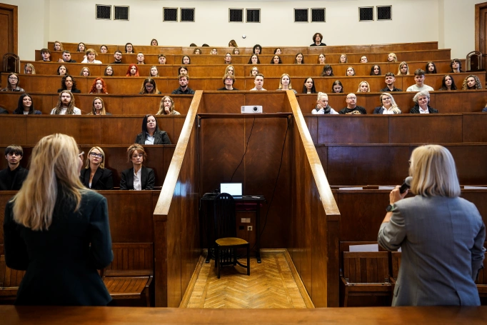 Zdjęcie nr 9 z galerii Gaudeamus igitur. Uroczystość inauguracji roku akademickiego na stołecznym wydziale Akademii WSB. Fotogaleria II