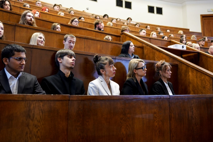 Zdjęcie nr 10 z galerii Gaudeamus igitur. Uroczystość inauguracji roku akademickiego na stołecznym wydziale Akademii WSB. Fotogaleria II
