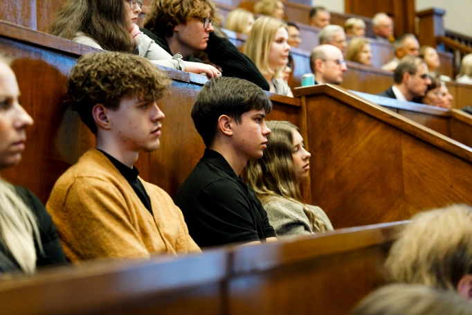 Zdjęcie nr 21 z galerii Gaudeamus igitur. Uroczystość inauguracji roku akademickiego na stołecznym wydziale Akademii WSB. Fotogaleria II