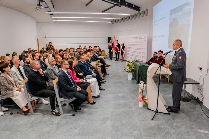 Zdjęcie nr 54 z galerii Uroczysta Inauguracja Roku Akademickiego 2026/2027 w Akademii WSB w Jaworznie