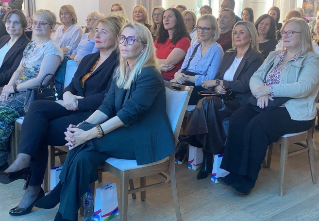 Zdjęcie nr 4 z galerii Nowy Dw&oacute;r Mazowiecki: Konferencja naukowa pod patronatem Akademii WSB 