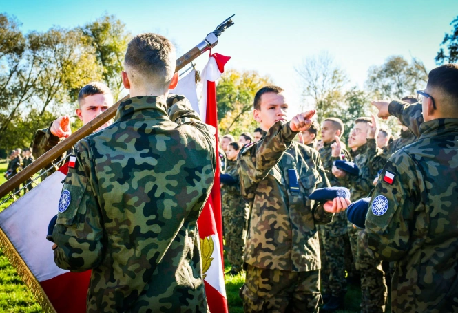 Zdjęcie nr 1 z galerii Uroczystość ślubowania w szkole partnerskiej Akademii WSB