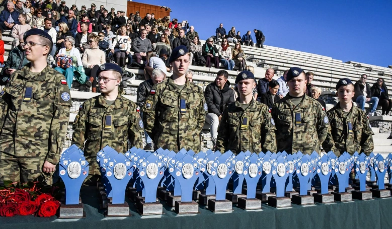 Zdjęcie nr 2 z galerii Uroczystość ślubowania w szkole partnerskiej Akademii WSB