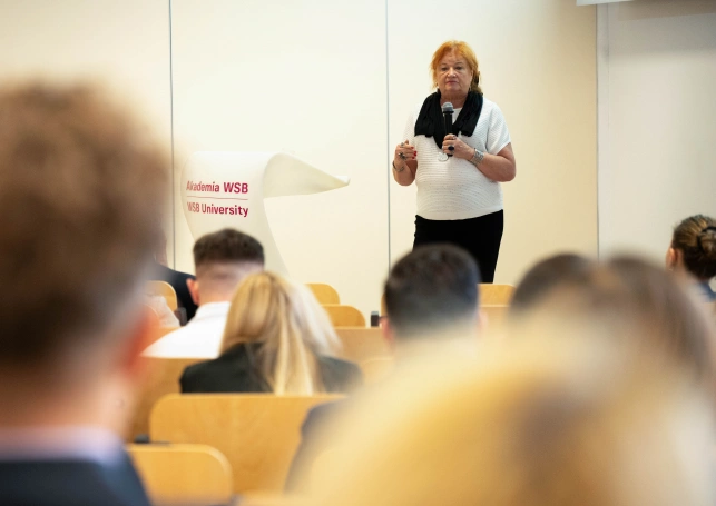 Zdjęcie nr 30 z galerii Akademia WSB uroczyście powitała nowych doktorant&oacute;w. Inauguracja Roku Akademickiego 2026/2027