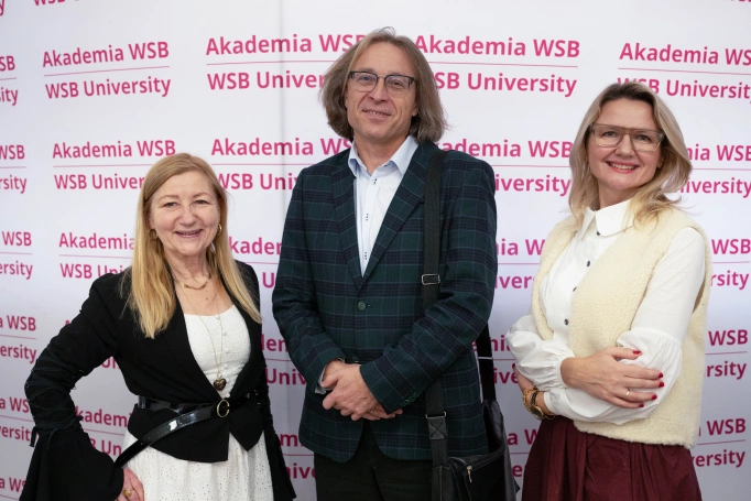 Zdjęcie nr 16 z galerii Akademia WSB uroczyście powitała nowych doktorant&oacute;w. Inauguracja Roku Akademickiego 2026/2027