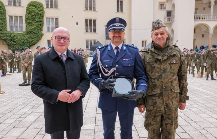 Zdjęcie nr 6 z galerii Three Days in the Barracks, a Finale at Wawel. The 14th National Tournament for Uniformed-Service Classes Has Concluded 3