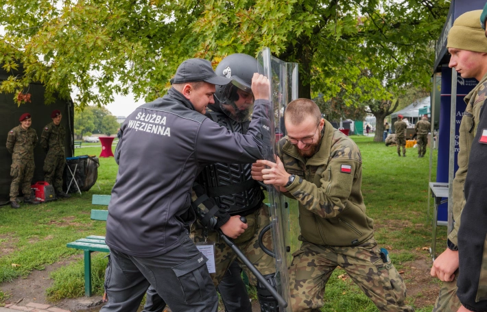 Zdjęcie nr 16 z galerii Three Days in the Barracks, a Finale at Wawel. The 14th National Tournament for Uniformed-Service Classes Has Concluded 3