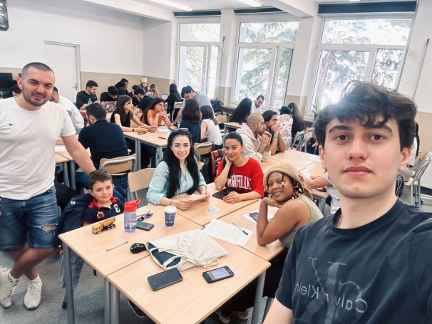 Zdjęcie nr 2 z galerii Z Azerbejdżanu do Polski na studia całą rodziną 