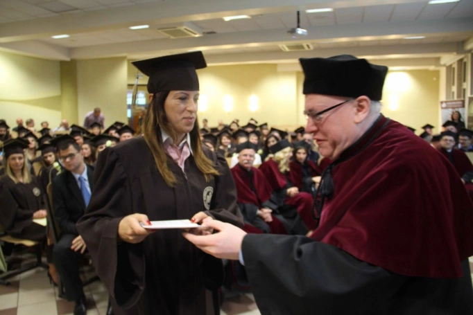 Zdjęcie nr 204 z galerii Gala wręczenia dyplom&oacute;w absolwentom studi&oacute;w II stopnia