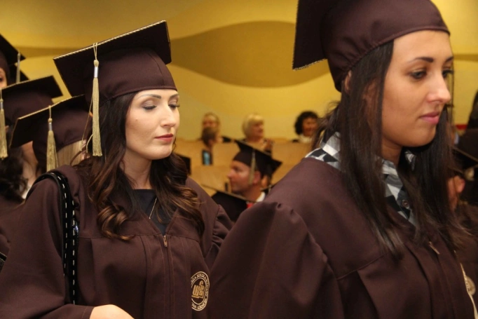 Zdjęcie nr 25 z galerii Gala wręczenia dyplom&oacute;w absolwentom studi&oacute;w II stopnia