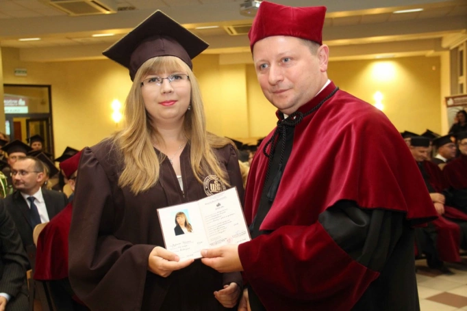 Zdjęcie nr 228 z galerii Gala wręczenia dyplom&oacute;w absolwentom studi&oacute;w II stopnia