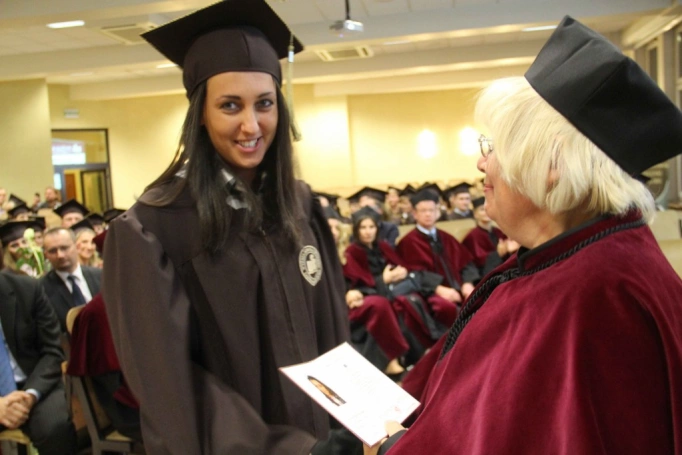 Zdjęcie nr 239 z galerii Gala wręczenia dyplom&oacute;w absolwentom studi&oacute;w II stopnia