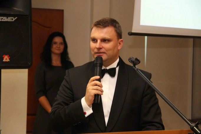 Zdjęcie nr 261 z galerii Gala wręczenia dyplom&oacute;w absolwentom studi&oacute;w II stopnia