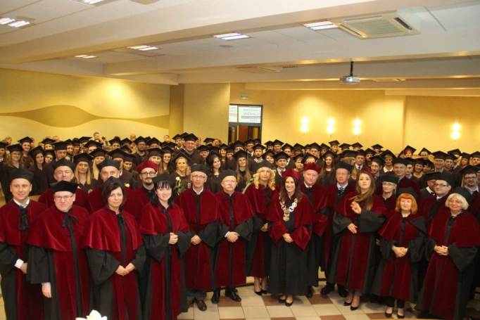 Zdjęcie nr 262 z galerii Gala wręczenia dyplom&oacute;w absolwentom studi&oacute;w II stopnia