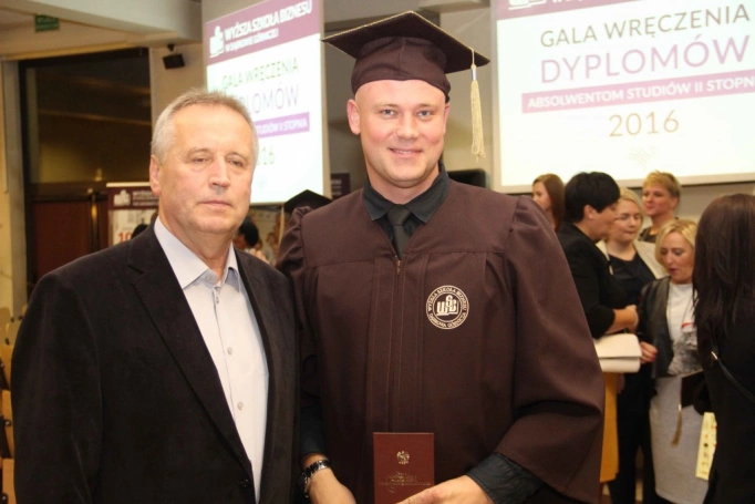 Zdjęcie nr 272 z galerii Gala wręczenia dyplom&oacute;w absolwentom studi&oacute;w II stopnia