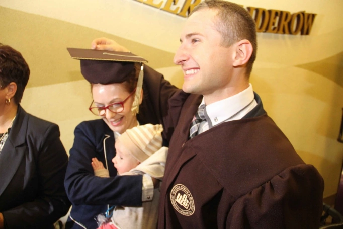 Zdjęcie nr 275 z galerii Gala wręczenia dyplom&oacute;w absolwentom studi&oacute;w II stopnia