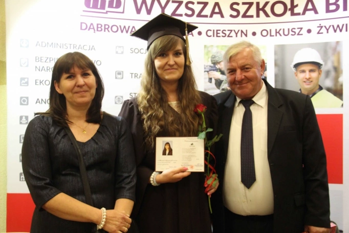 Zdjęcie nr 295 z galerii Gala wręczenia dyplom&oacute;w absolwentom studi&oacute;w II stopnia