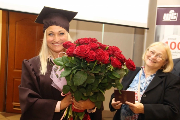 Zdjęcie nr 296 z galerii Gala wręczenia dyplom&oacute;w absolwentom studi&oacute;w II stopnia