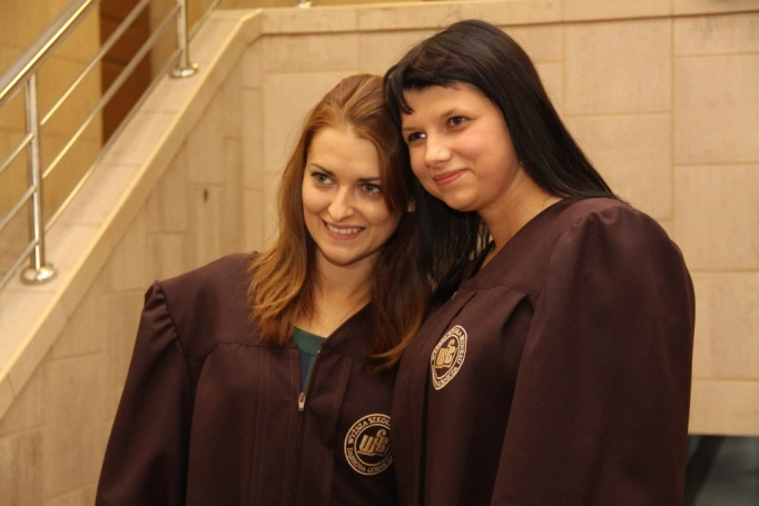 Zdjęcie nr 297 z galerii Gala wręczenia dyplom&oacute;w absolwentom studi&oacute;w II stopnia