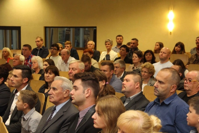 Zdjęcie nr 41 z galerii Gala wręczenia dyplom&oacute;w absolwentom studi&oacute;w II stopnia