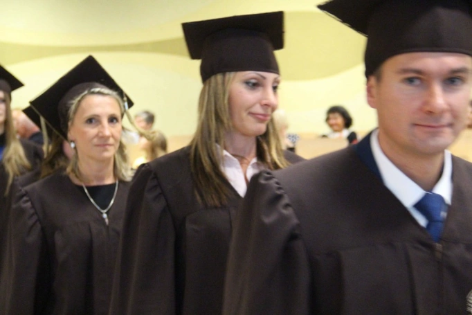 Zdjęcie nr 5 z galerii Gala wręczenia dyplom&oacute;w absolwentom studi&oacute;w II stopnia