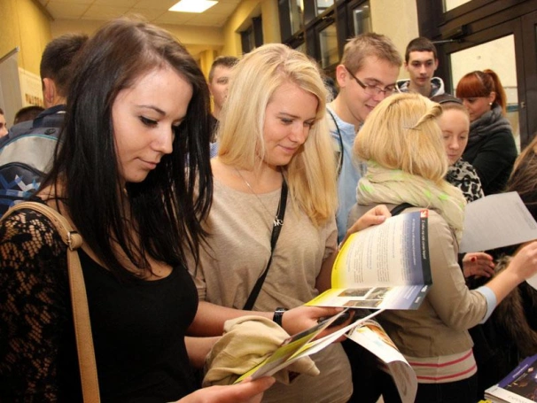 Zdjęcie nr 26 z galerii VI Targi Pracy i Praktyk Studenckich