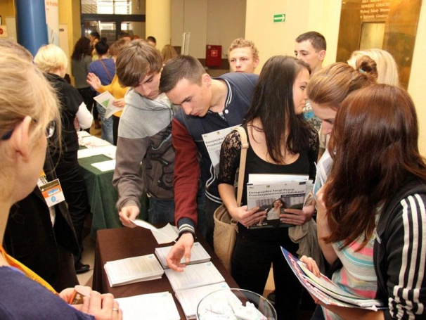 Zdjęcie nr 30 z galerii VI Targi Pracy i Praktyk Studenckich