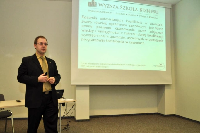 Zdjęcie nr 3 z galerii Targi Edukacyjne „Nowoczesna szkoła: Nauka,  Bezpieczeństwo, Rekreacja"