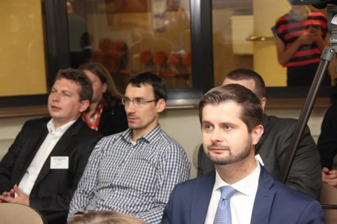 Zdjęcie nr 7 z galerii IX Międzynarodowa Konferencja Naukowa "Internet w Społeczeństwie Informacyjnym"  - podsumowanie