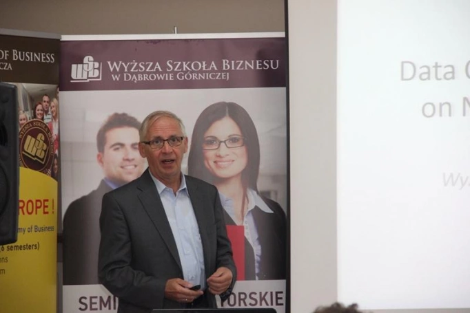 Zdjęcie nr 15 z galerii IX Międzynarodowa Konferencja Naukowa "Internet w Społeczeństwie Informacyjnym"  - podsumowanie