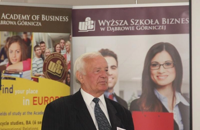 Zdjęcie nr 18 z galerii IX Międzynarodowa Konferencja Naukowa "Internet w Społeczeństwie Informacyjnym"  - podsumowanie