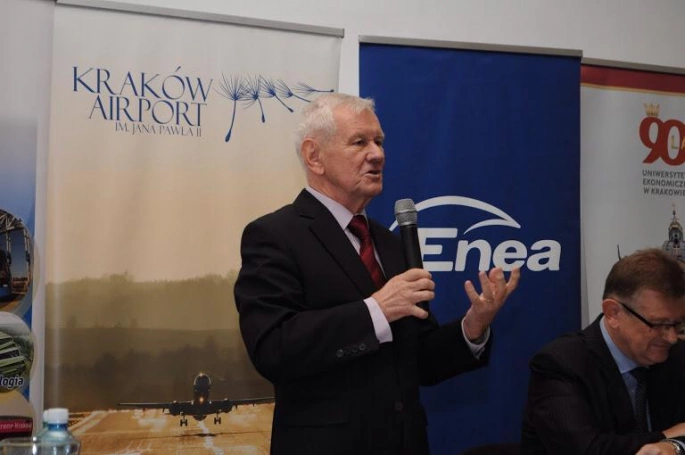 Zdjęcie nr 2 z galerii Konferencja Naukowa „Współczesne oblicza i dylematy restrukturyzacji”