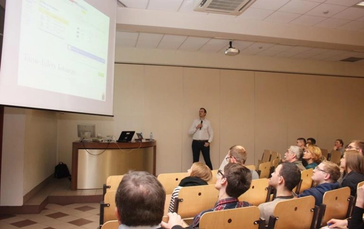 Zdjęcie nr 2 z galerii Pierwsze Akademickie Forum Taniego Podróżowania w WSB
