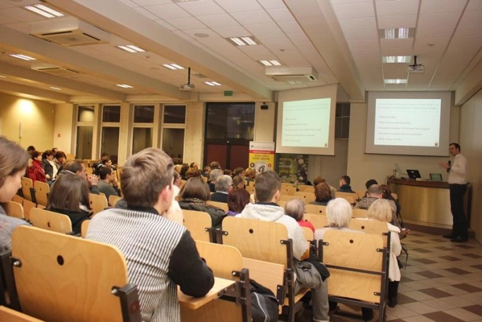 Zdjęcie nr 4 z galerii Pierwsze Akademickie Forum Taniego Podróżowania w WSB