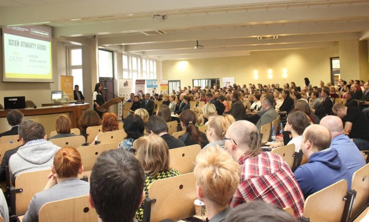 Zdjęcie nr 14 z galerii Wkrótce potrzebnych będzie 100 tysięcy wykwalifikowanych Administratorów Bezpieczeństwa Informacji - Dzień Otwarty GIODO w WSB