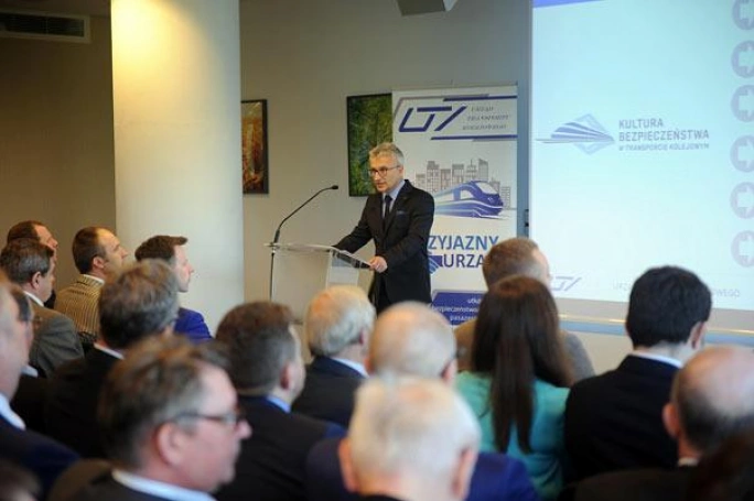Zdjęcie nr 5 z galerii Wyższa Szkoła Biznesu w Dąbrowie Górniczej sygnatariuszem Deklaracji Kultury Bezpieczeństwa w Transporcie Kolejowym