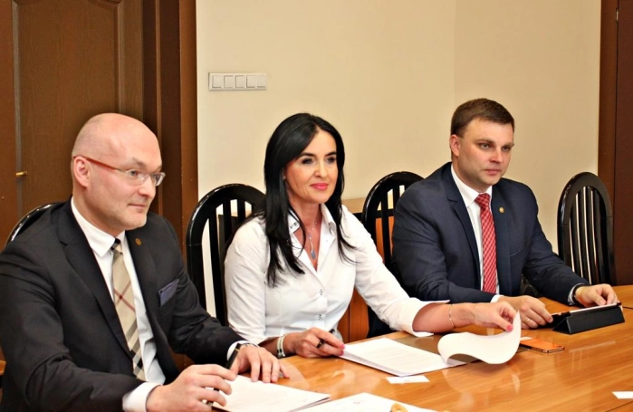 Zdjęcie nr 1 z galerii Spotkanie z Apax Consulting Group - list intencyjny w sprawie dalszych wspólnych działań