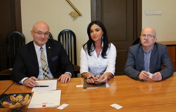 Zdjęcie nr 2 z galerii Spotkanie z Apax Consulting Group - list intencyjny w sprawie dalszych wspólnych działań