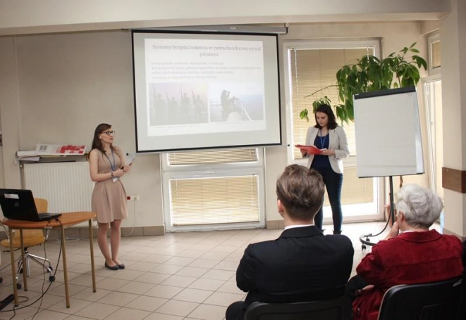 Zdjęcie nr 18 z galerii IV Studencka Konferencja Logistyczna "StuKol"