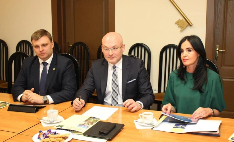 Zdjęcie nr 6 z galerii Zespół Szkół Geodezyjno – Drogowych i Gospodarki Wodnej im. Gabriela Narutowicza w Krakowie dołączył do Klubu Szkół Partnerskich