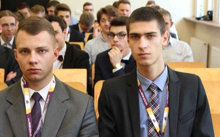 Zdjęcie nr 35 z galerii Po oksfordzku w Wyższej Szkole Biznesu w Dąbrowie Górniczej