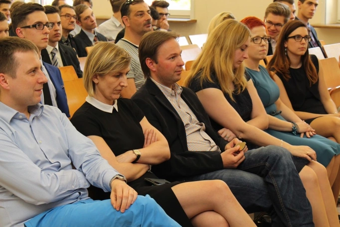 Zdjęcie nr 41 z galerii Po oksfordzku w Wyższej Szkole Biznesu w Dąbrowie Górniczej