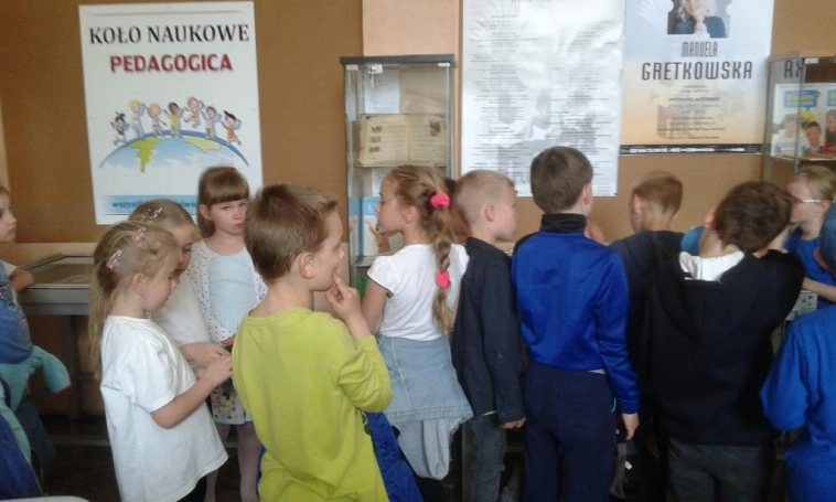 Zdjęcie nr 4 z galerii Wystawa elementarzy z różnych stron świata
