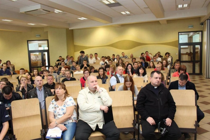 Zdjęcie nr 19 z galerii Ponad 400 wolontariuszy na Światowe Dni Młodzieży szkoliło się w WSB. Materiały szkoleniowe do pobrania