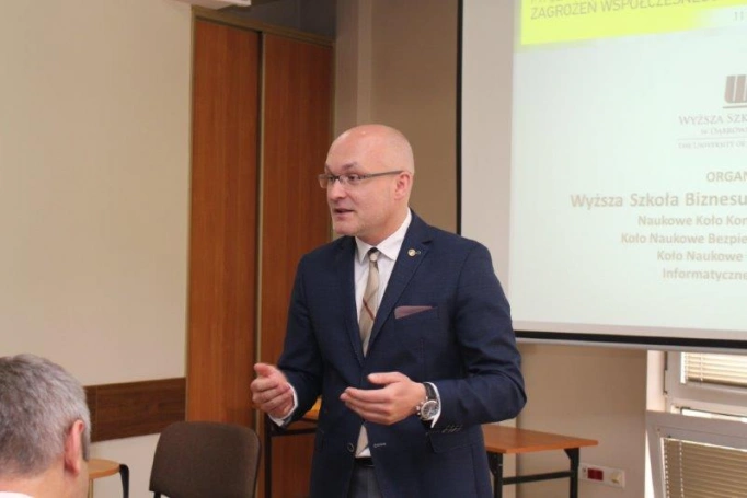 Zdjęcie nr 4 z galerii Studencka Konferencja Naukowa „Ludzie i instytucje wobec zagrożeń współczesnego świata”