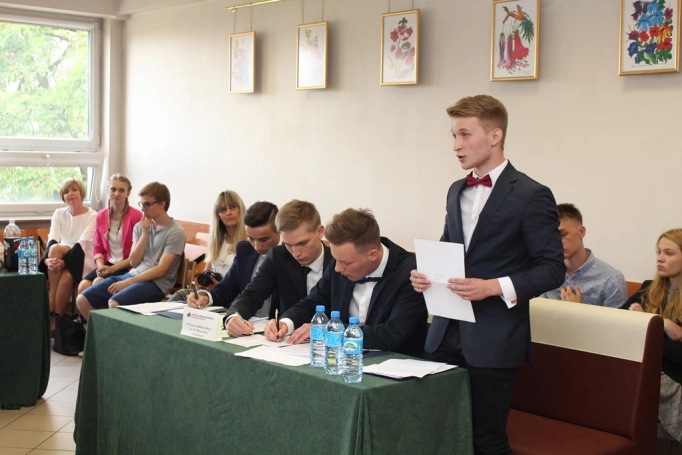 Zdjęcie nr 23 z galerii Finał I Otwartego Turnieju Debat Oksfordzkich. "Złoty Argument 2016" w rękach "Staszica"