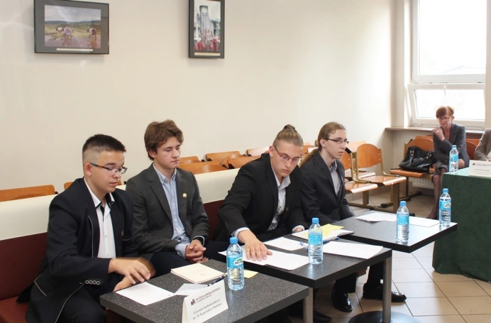 Zdjęcie nr 27 z galerii Finał I Otwartego Turnieju Debat Oksfordzkich. "Złoty Argument 2016" w rękach "Staszica"