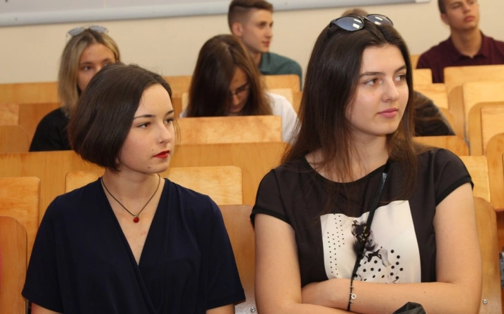Zdjęcie nr 37 z galerii Finał I Otwartego Turnieju Debat Oksfordzkich. "Złoty Argument 2016" w rękach "Staszica"